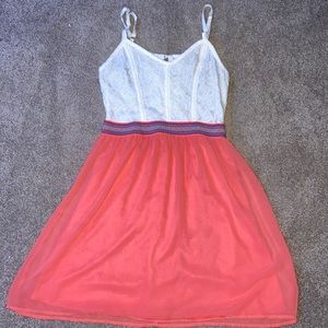 pretty dress only worn once no tears or rips